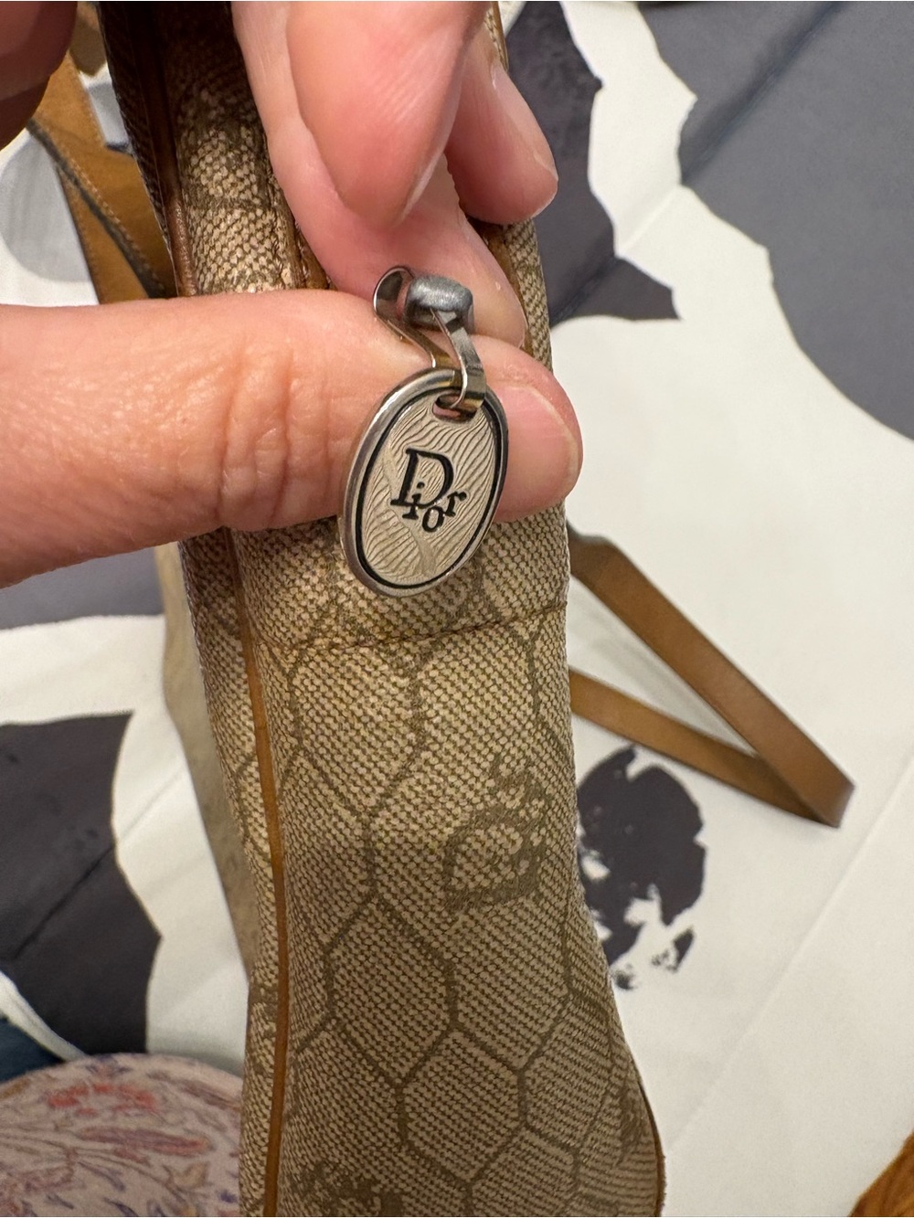 🌟RARE🌟VTG Christian Dior Honeycomb Shoulder BagTan Canvas Leather Marc Bohan Era - Picture 11 of 16